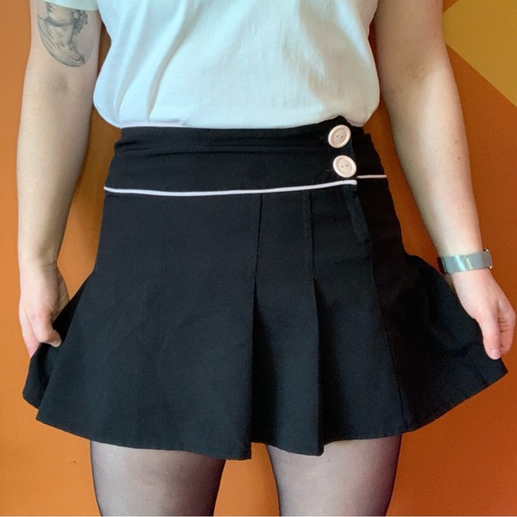 Vintage pleated mini skirt - Picture 2 of 3